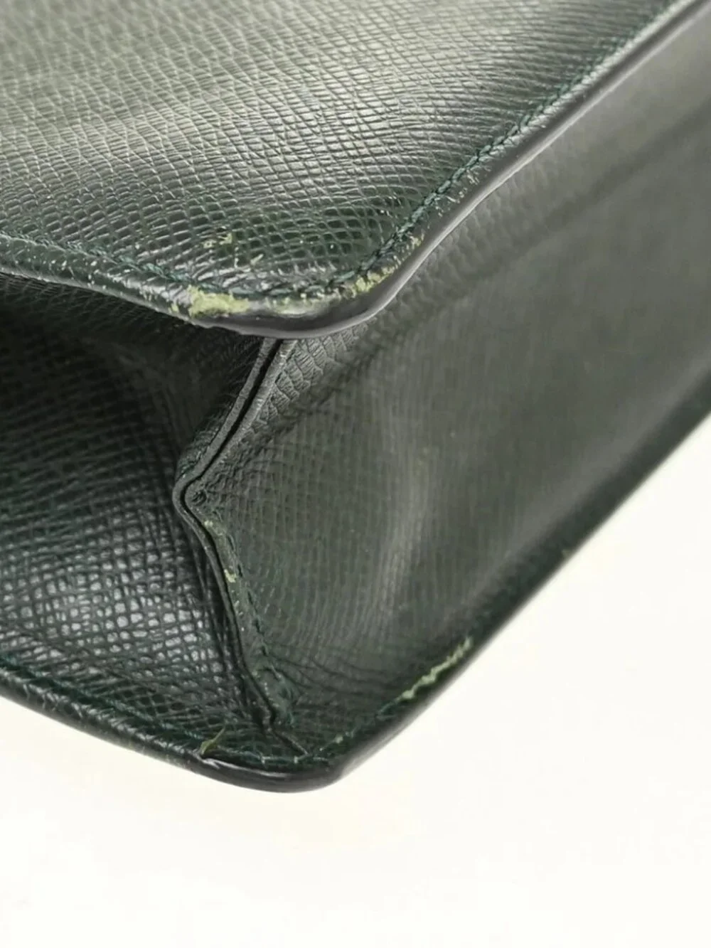 Louis Vuitton Taiga Pochette Kourad Epicea Clutch